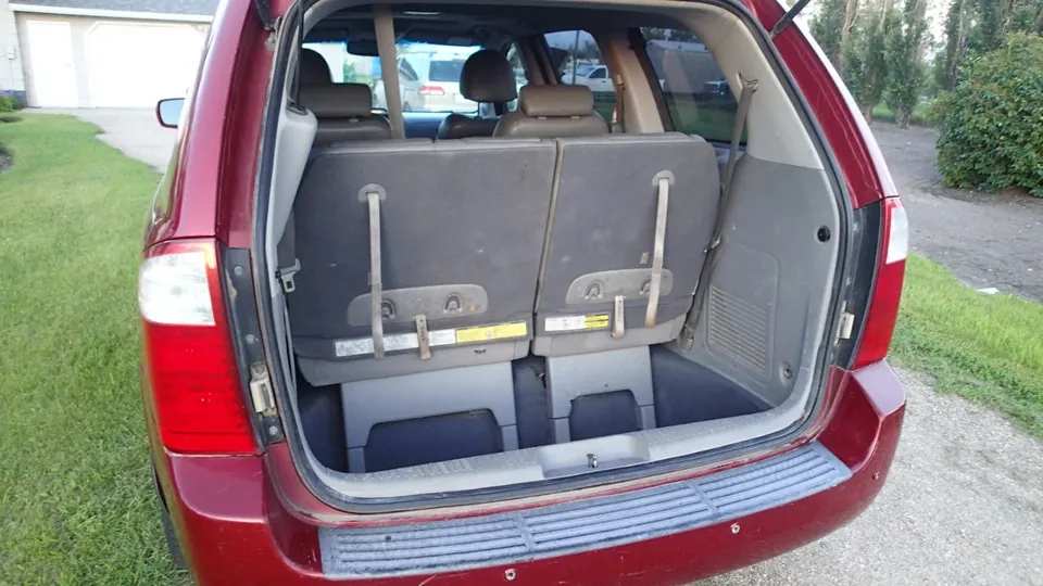 Kia Sedona 2008 photo 5