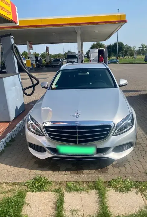 Mercedes-Benz C220