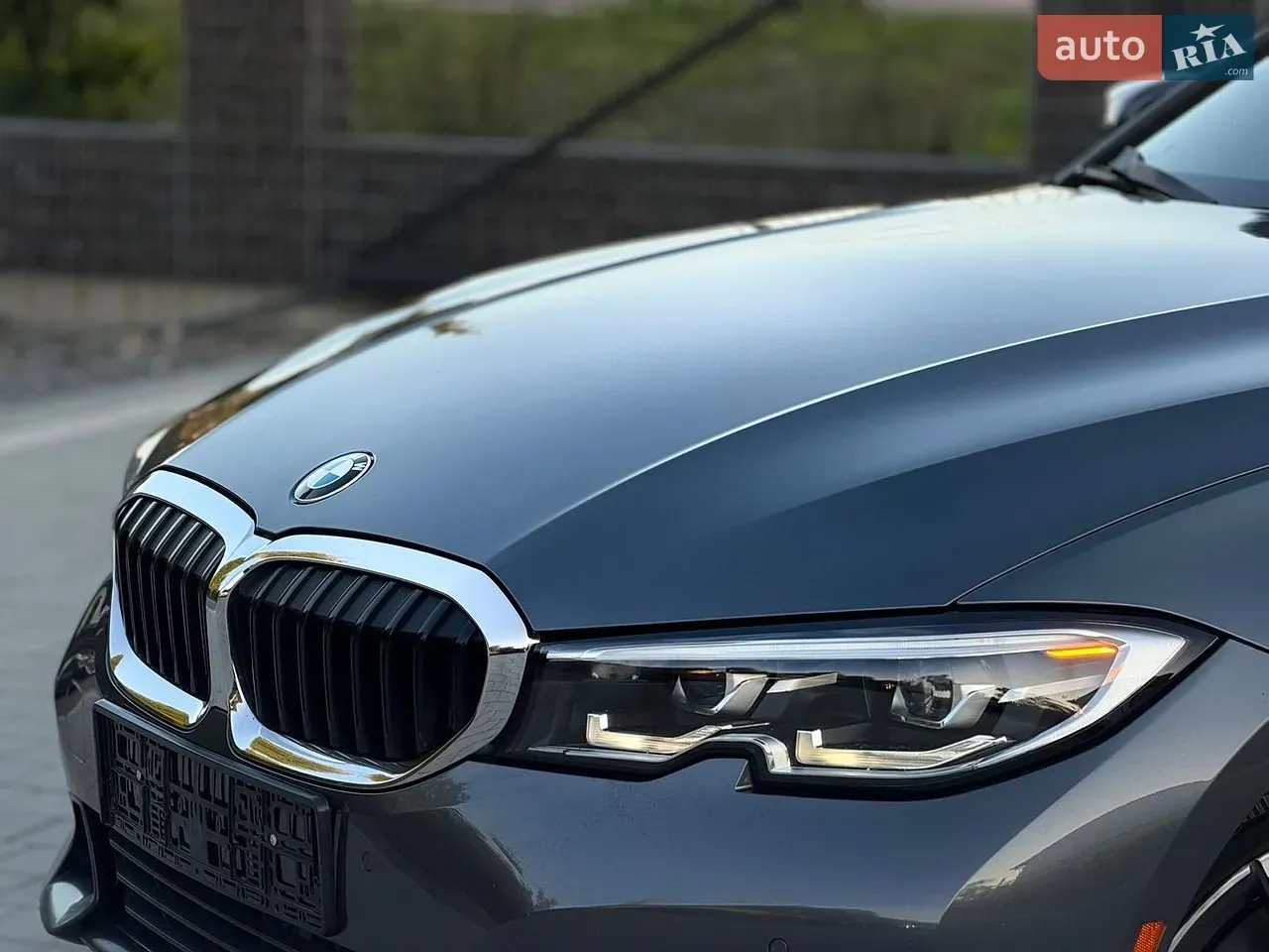 BMW 3 Series 2019 photo 3