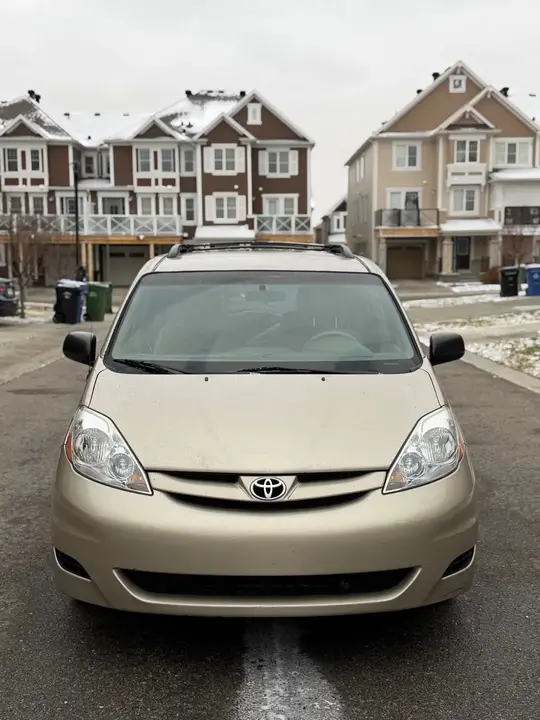 Toyota Sienna 2008 photo 2