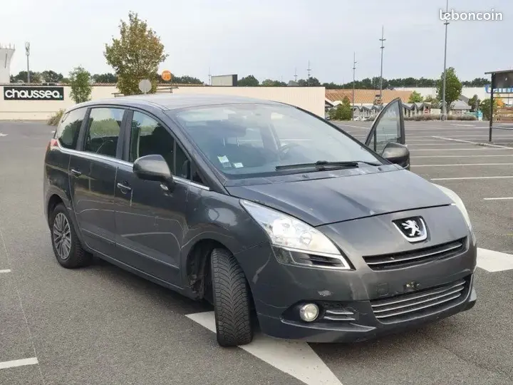 Peugeot 5008 2009 photo 2