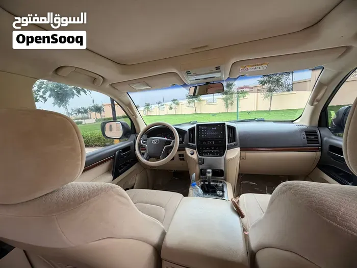 Toyota Land Cruiser 2017 photo 2