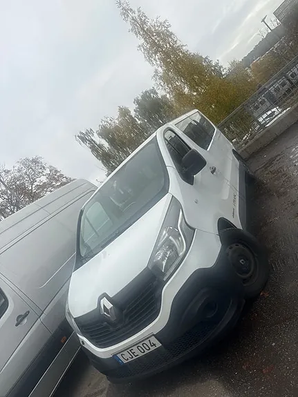 Renault Trafic 2015 photo 2