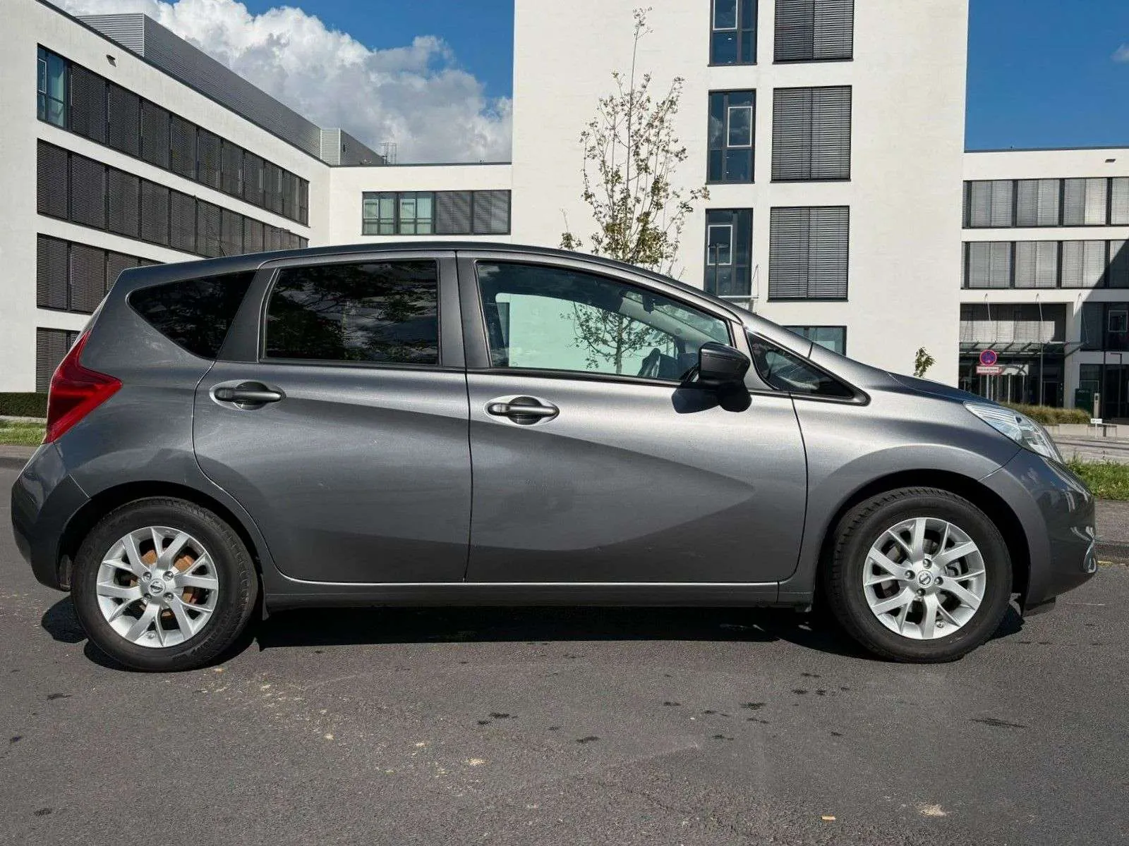 Nissan Note 2014 photo 5