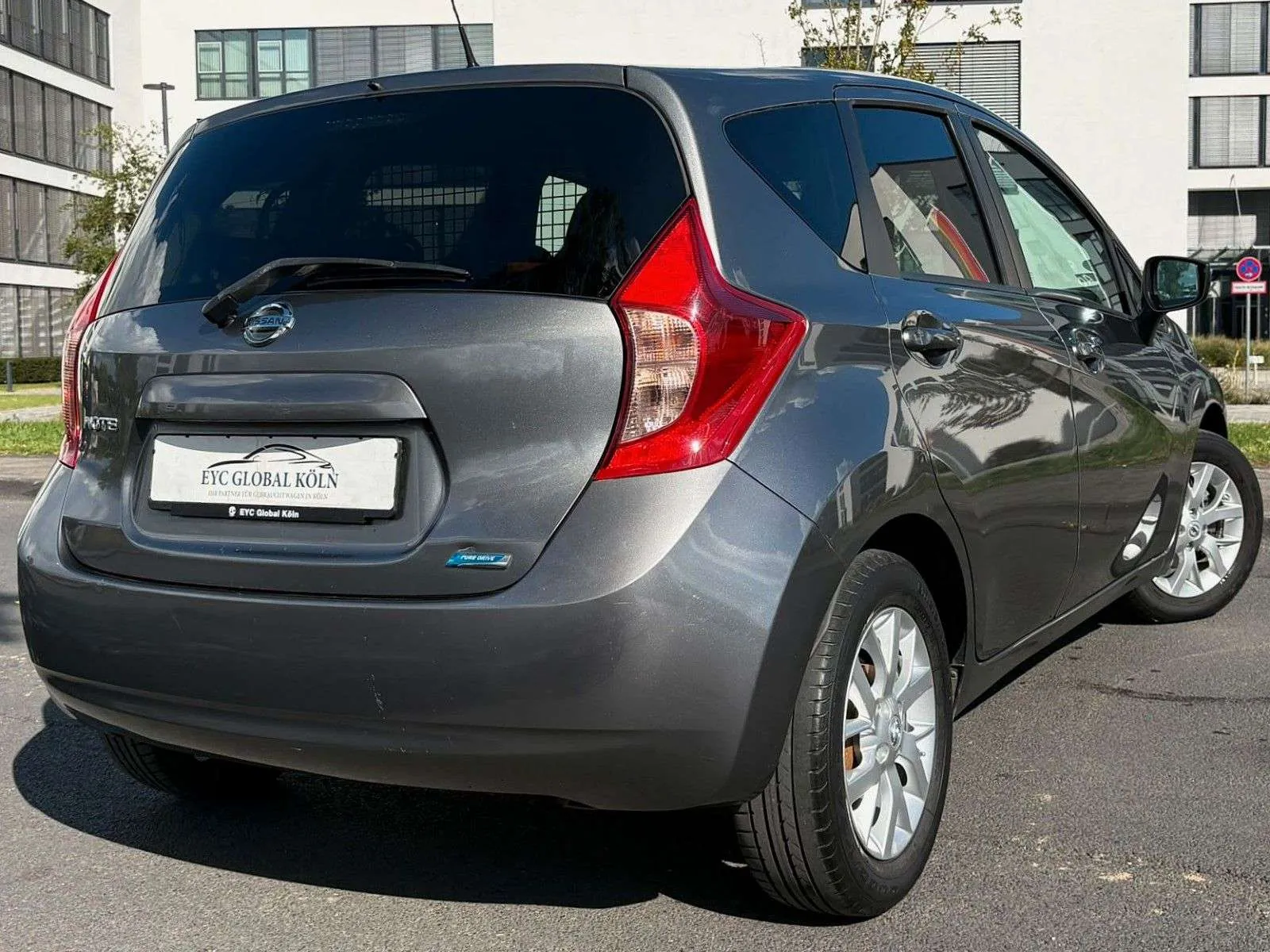 Nissan Note 2014 photo 4
