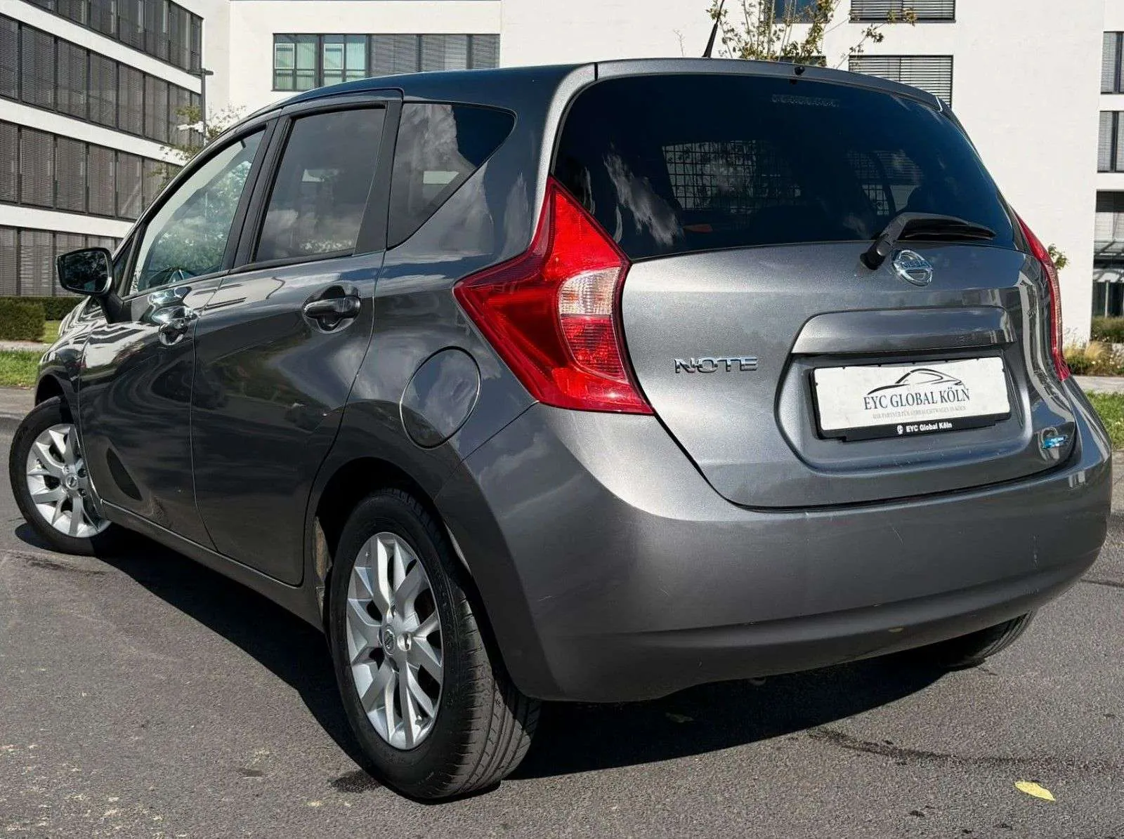 Nissan Note 2014 photo 3