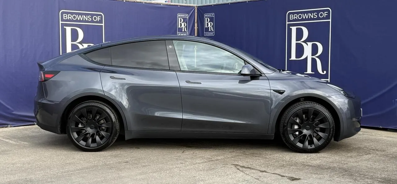 Tesla Model Y 2023 photo 4