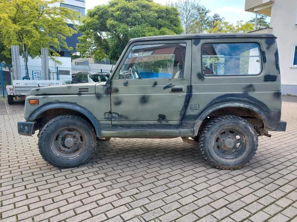 Suzuki Sj410