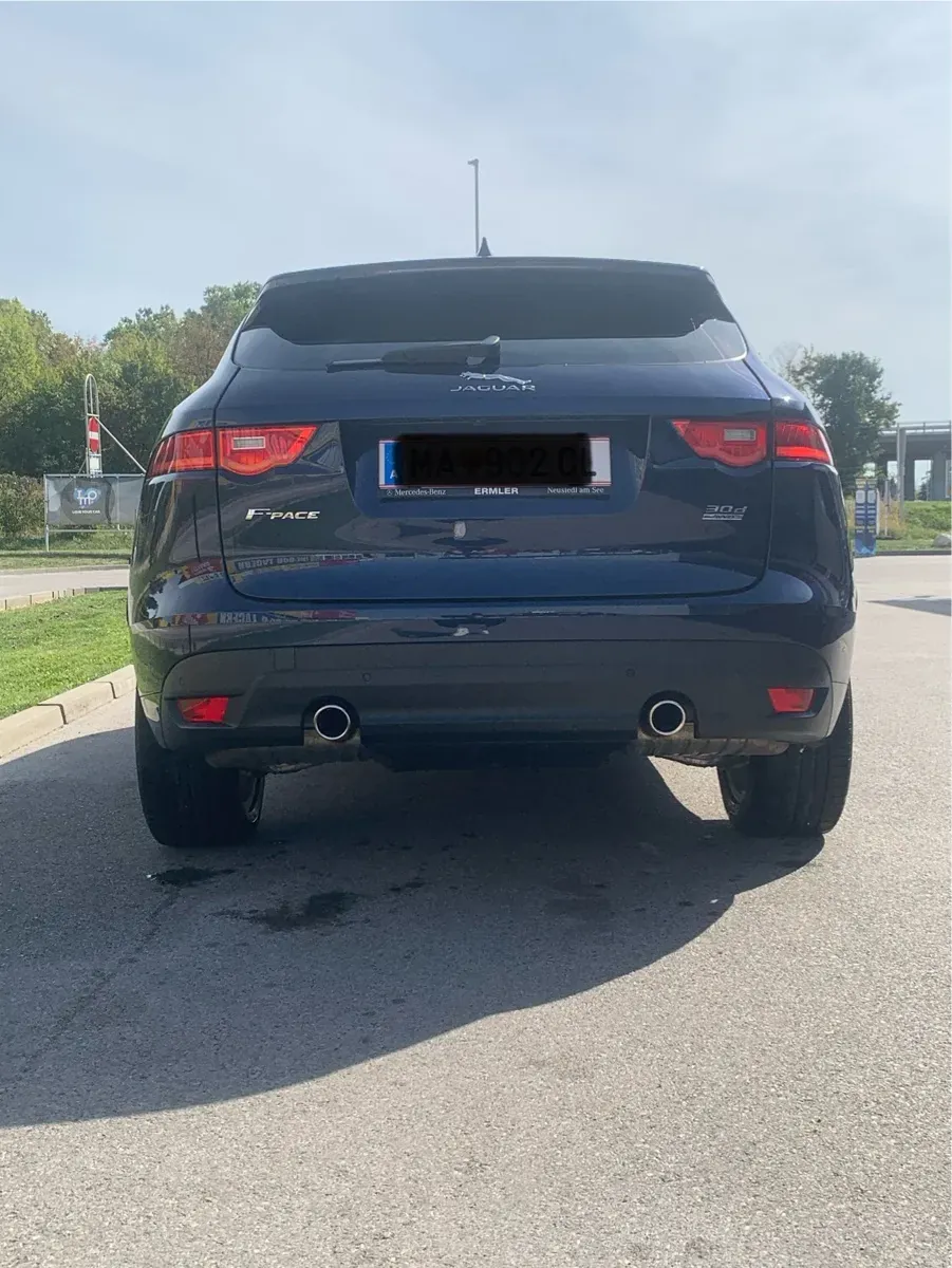 Jaguar F-Pace 2018 photo 2