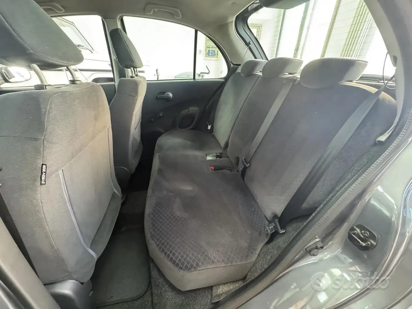 Nissan Micra 2005 photo 5