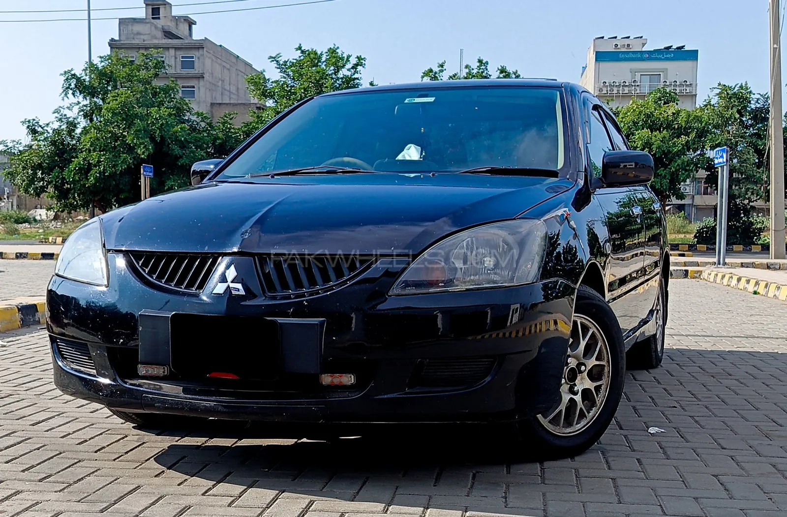 Mitsubishi Lancer