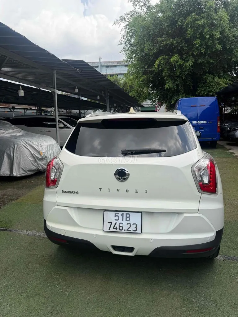 KG Mobility Tivoli 2016 photo 2