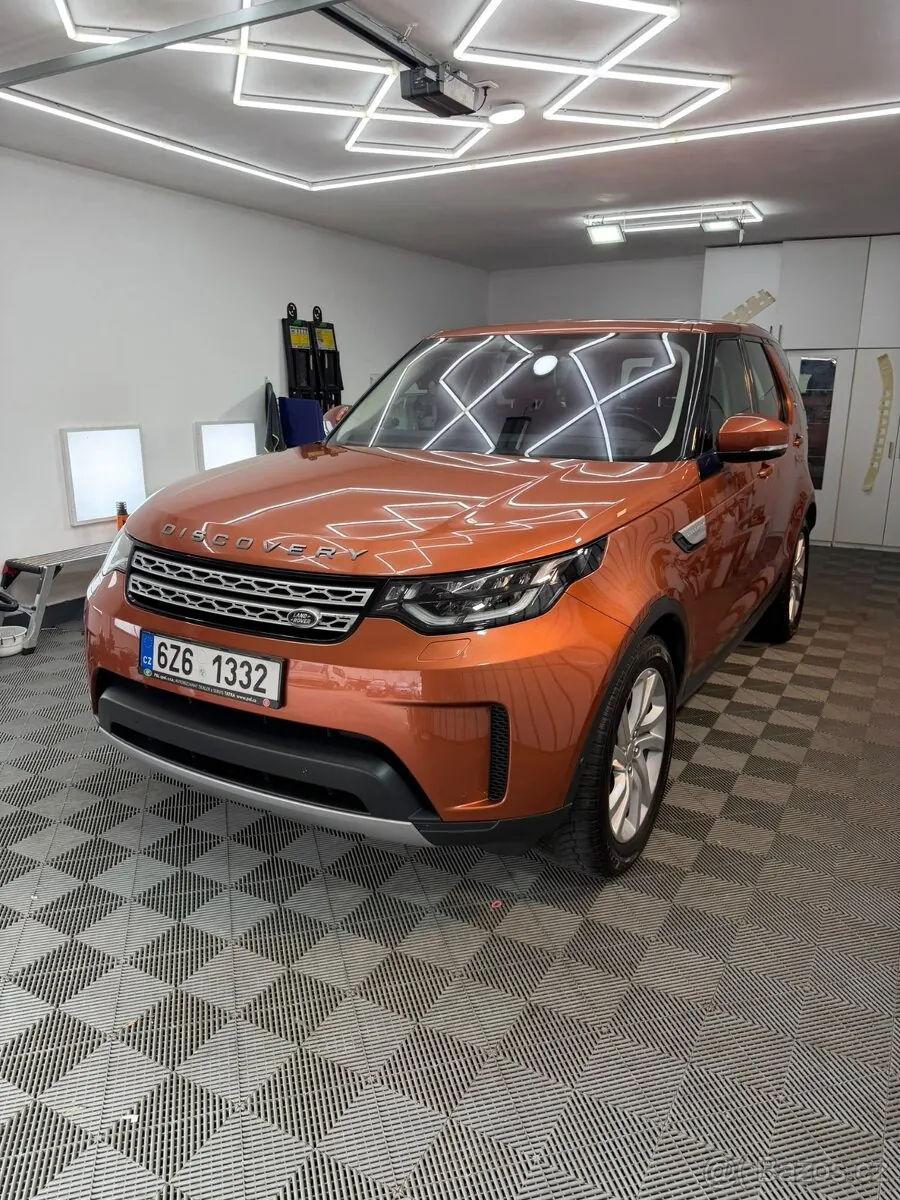 Land Rover Discovery 2019 photo 2