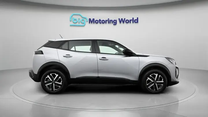 Peugeot 2008 2023 photo 5