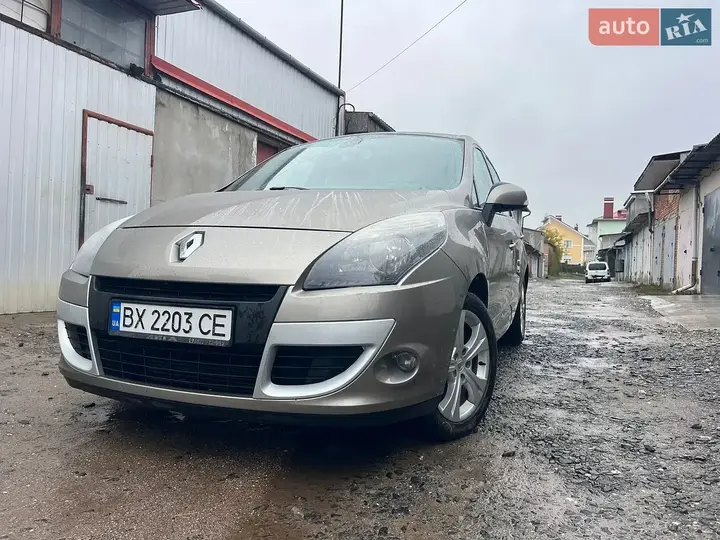 Renault Scenic 2012 photo 4