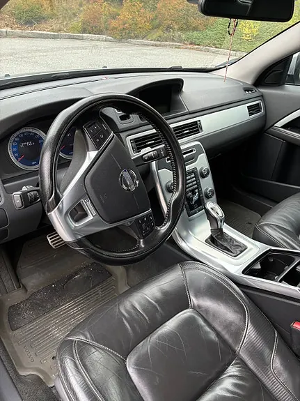 Volvo V70 2013 photo 2
