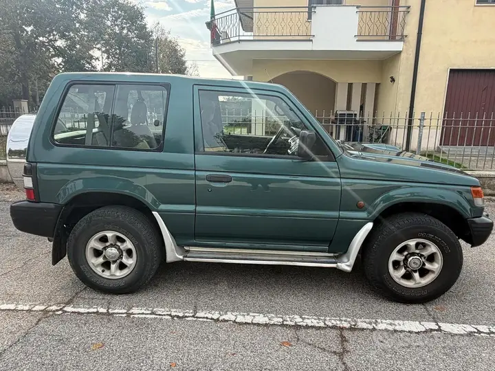 Mitsubishi Pajero 2003 photo 3