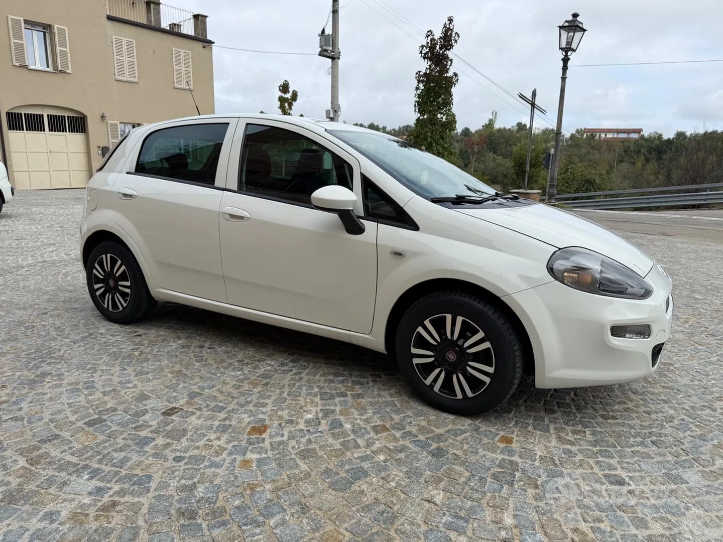 Fiat Punto 2015 photo 2