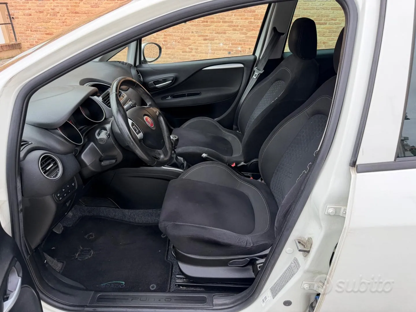 Fiat Punto 2015 photo 5