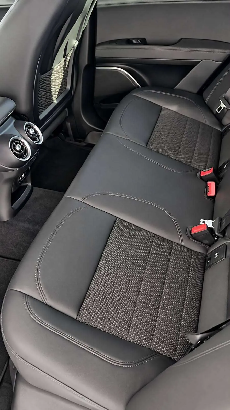 Alfa Romeo Stelvio 2022 photo 5