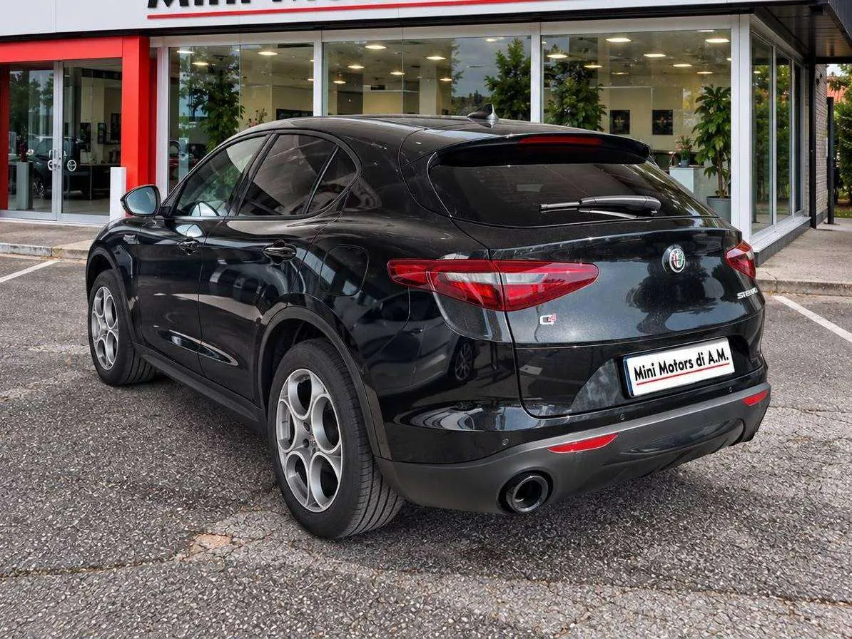 Alfa Romeo Stelvio 2022 photo 2