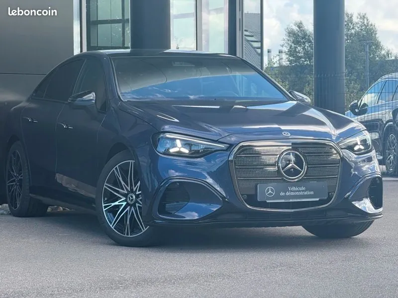 Mercedes-Benz C-Class 2026 photo 4