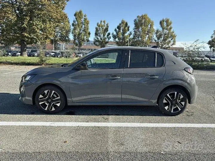Peugeot 208 2025 photo 2