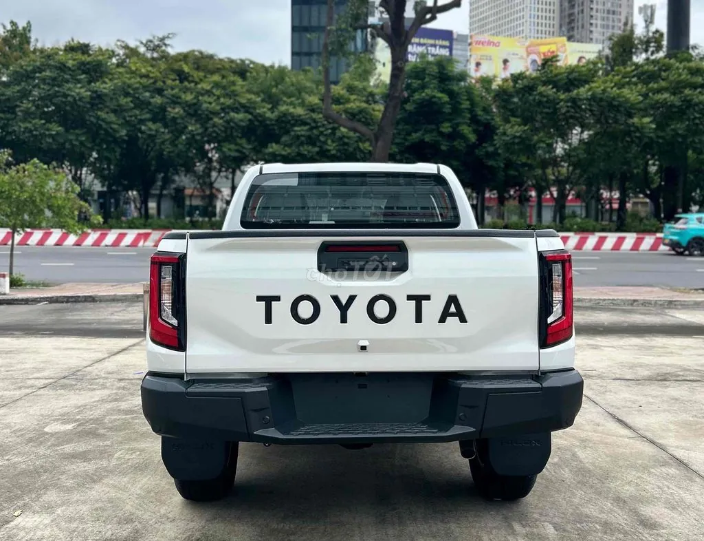 Toyota Hilux 2026 photo 4
