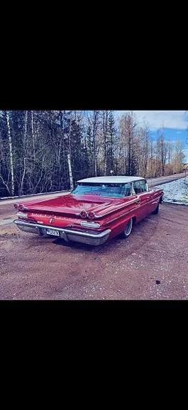 Pontiac Bonneville 1960 photo 2
