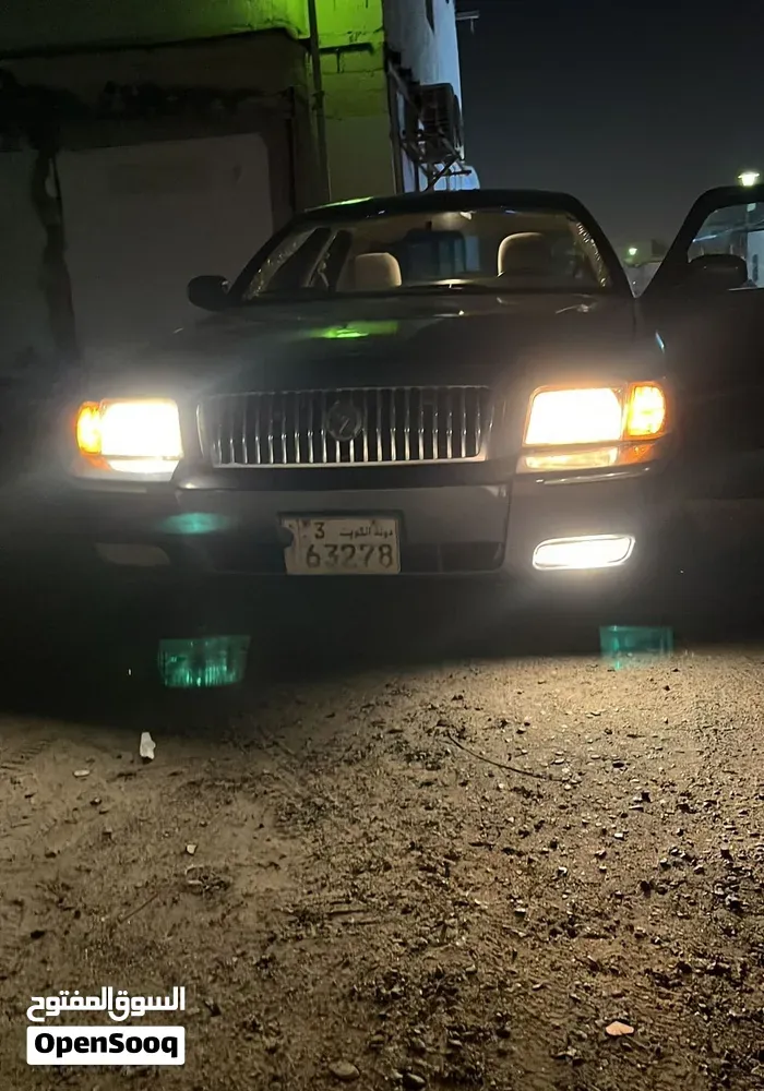 Ford Crown Victoria 2010 photo 3