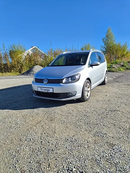 Volkswagen Touran 2013 photo 2