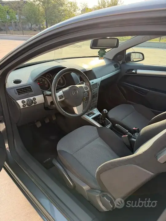 Opel Astra 2009 photo 3