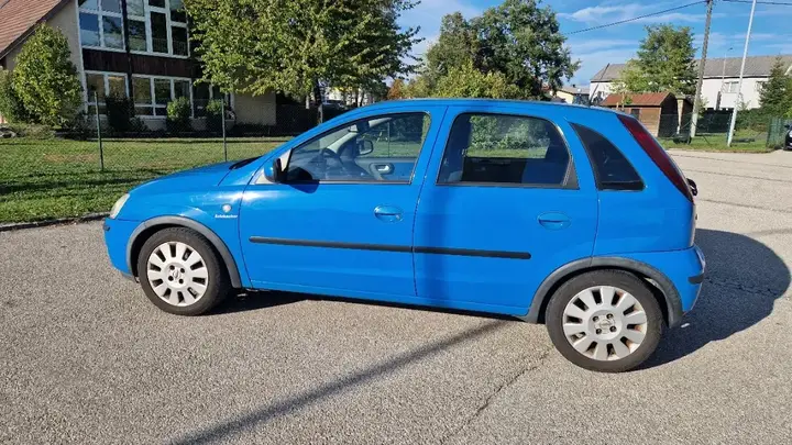 Opel Corsa 2004 photo 2