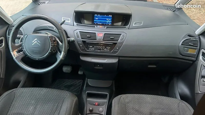 Citroen C4 Picasso 2011 photo 2