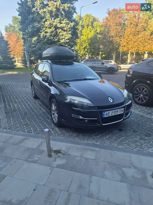 Renault Laguna 2010 photo 2