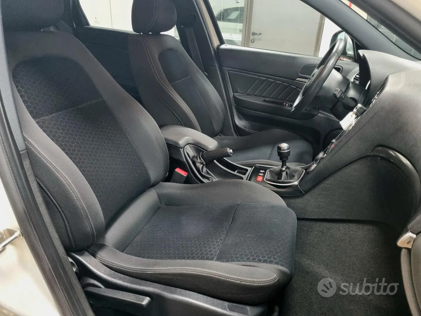 Alfa Romeo 159 2011 photo 5