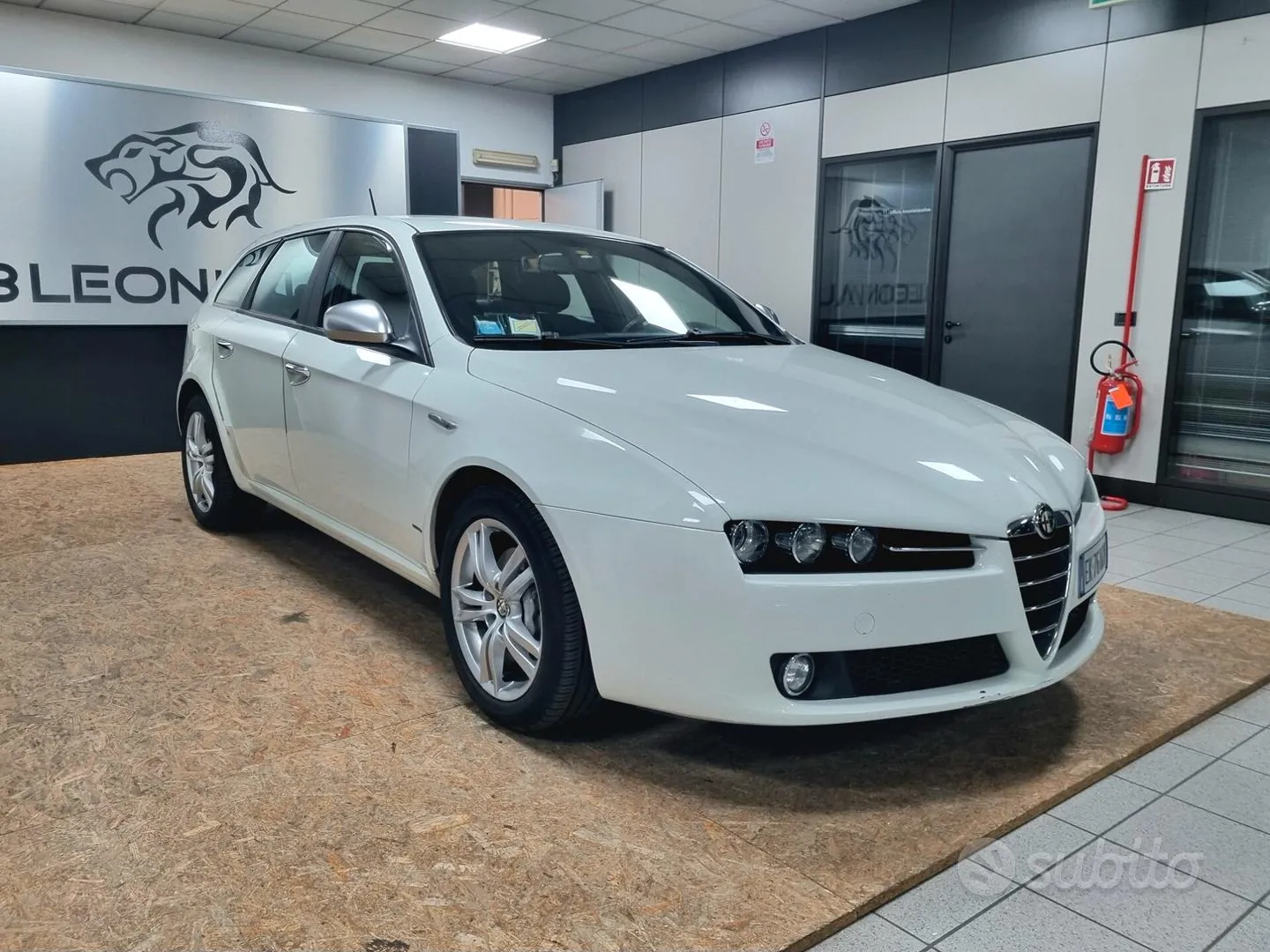 Alfa Romeo 159 2011 photo 2