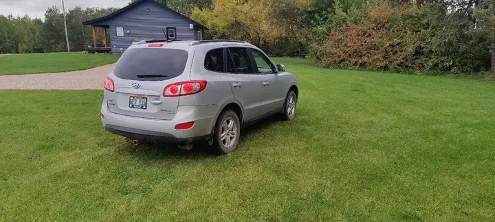 Hyundai Santa Fe 2010 photo 2