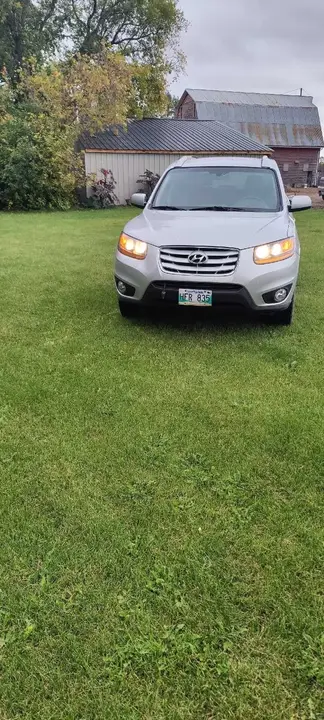 Hyundai Santa Fe 2010 photo 3