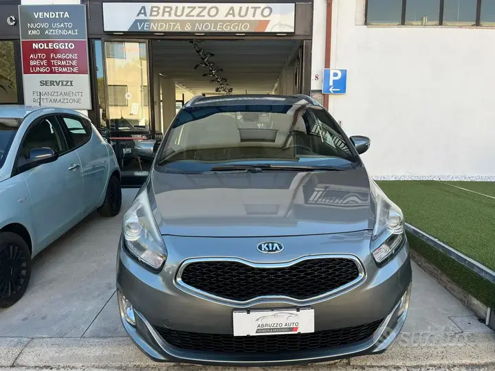 Kia Carens 2013 photo 2