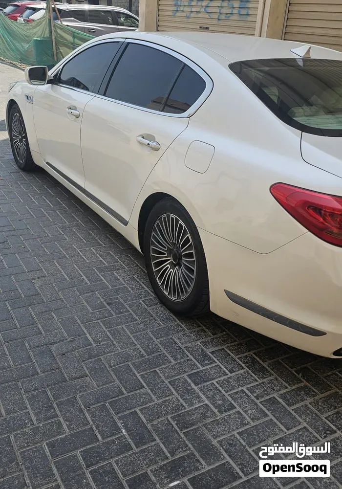 Kia Quoris 2013 photo 3