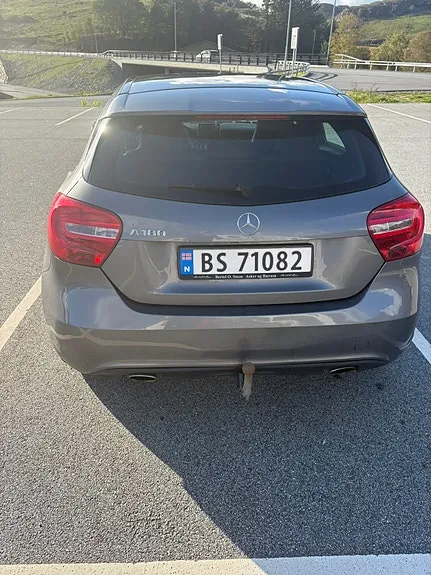 Mercedes-Benz A180 2013 photo 2