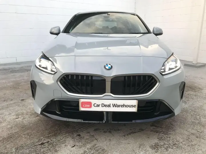 BMW 1 Series 2025 photo 3
