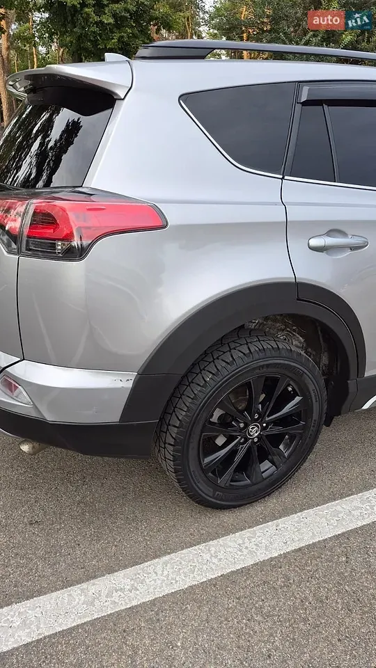 Toyota Rav4 2017 photo 4