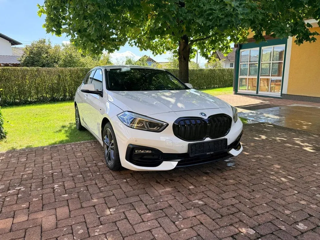 BMW 1 Series 2020 photo 2
