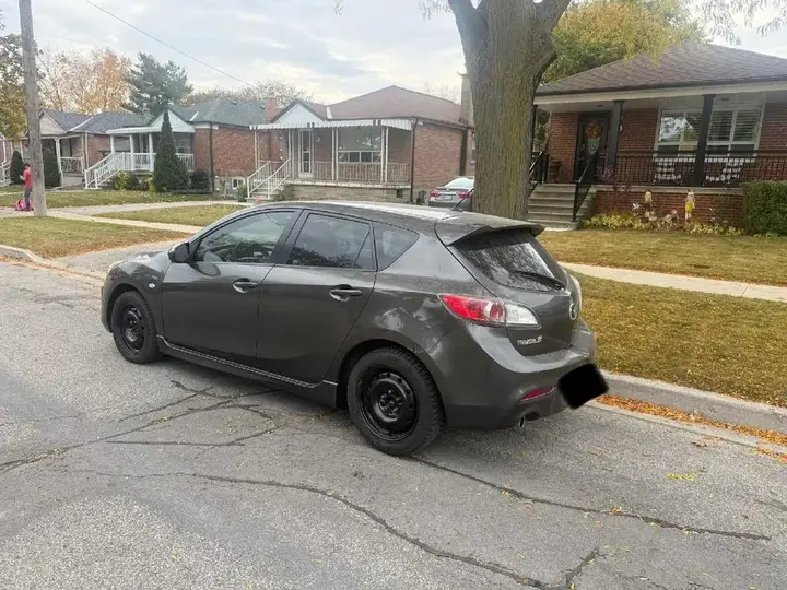 Mazda 3 2010 photo 3