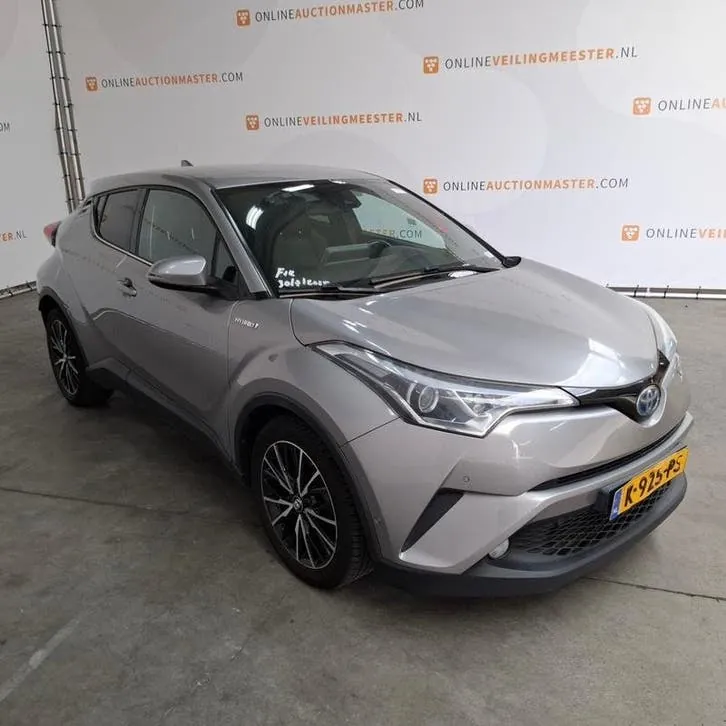 Toyota C-Hr 2017 photo 3