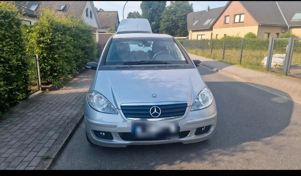 Mercedes-Benz A200