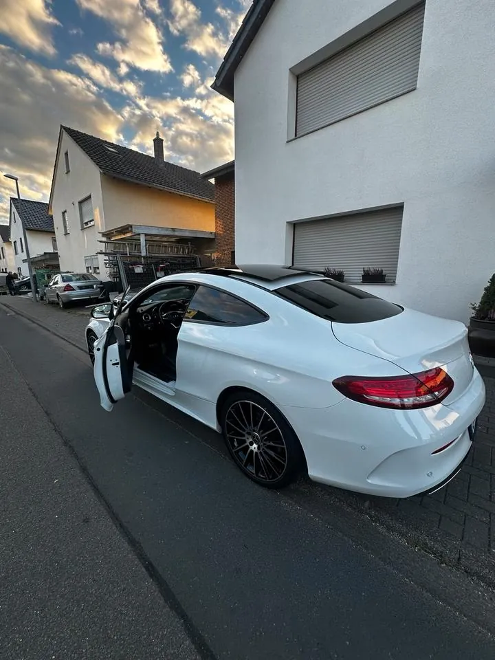 Mercedes-Benz C300
