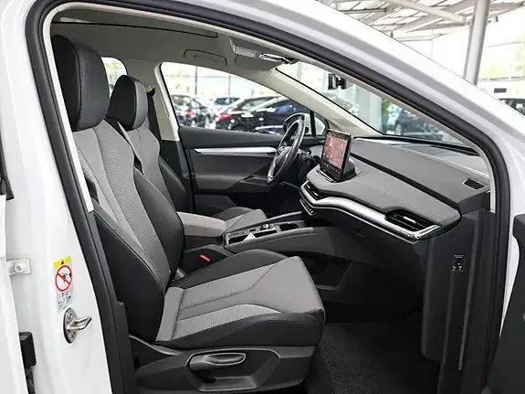 Skoda Enyaq 2023 photo 4